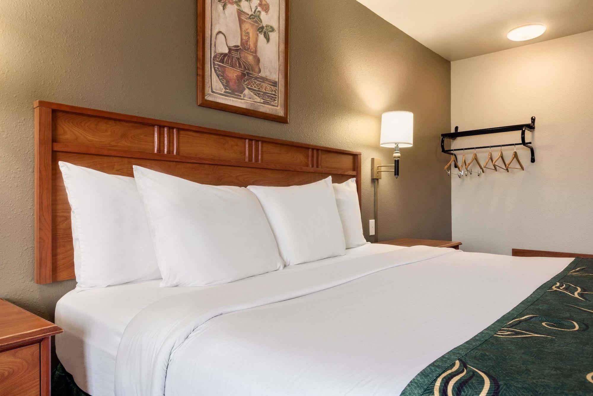 Travelodge By Wyndham Missouri Valley Kültér fotó